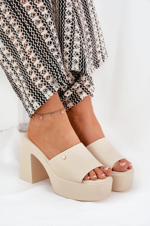 Damskie Klapki Z Eko Skóry Na Słupku I Platformie Jasnobeżowe Tamirella