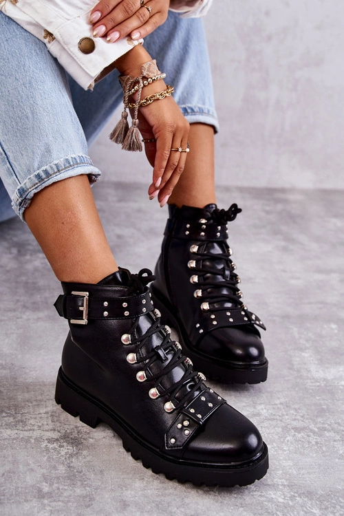 Skórzane Botki Z Ozdobnym Paskiem Czarne Sabine