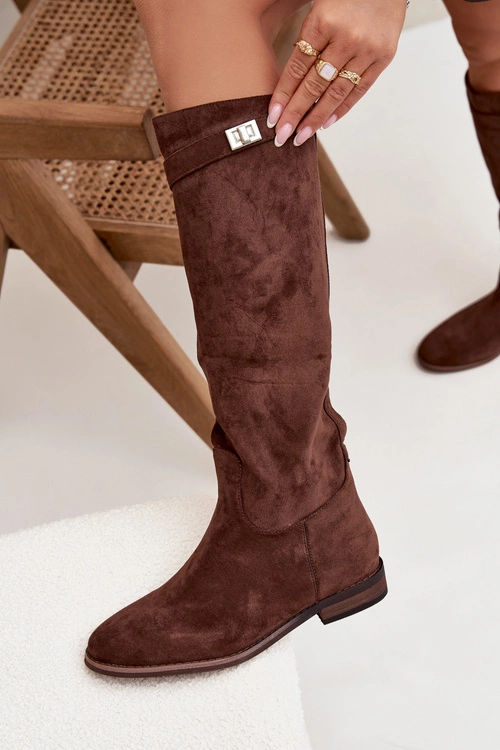 Ocieplane Kozaki Damskie Na Płaskim Obcasie Z Paskiem I Srebrnym Detalem Brązowe Geraline