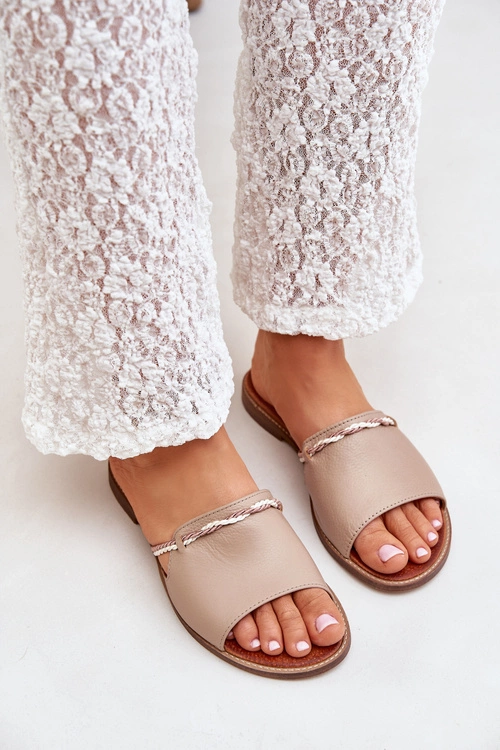 Skórzane Klapki Lewski Shoes 3047 Ciemnobeżowe