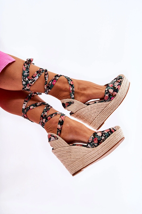 Modne Sandały Na Koturnie Czarne Lamela