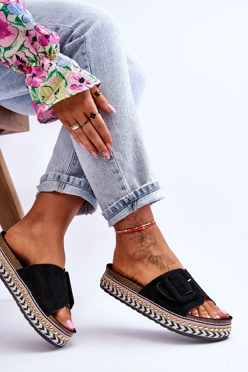 Damskie Klapki Na Zdobionej Platformie Czarne Joyce