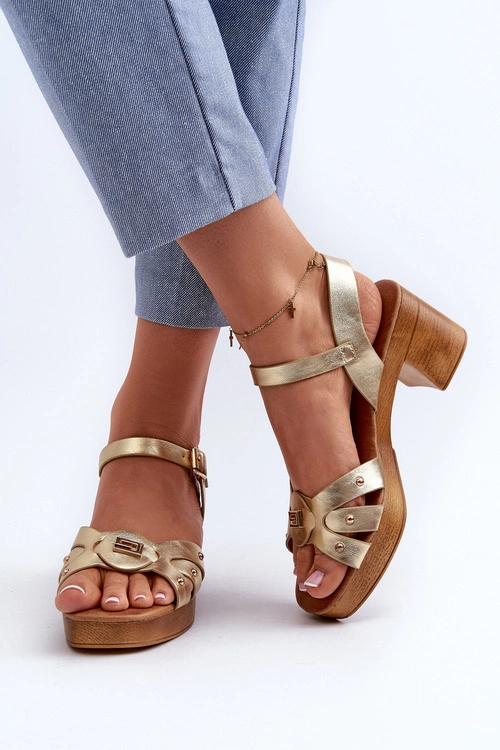 Sandały Damskie Na Obcasie Z Eko Skóry Złote Assames