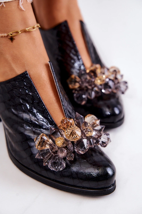 Skórzane Półbuty Wzór Krokodyl Z Ozdobą Czarne Delaver