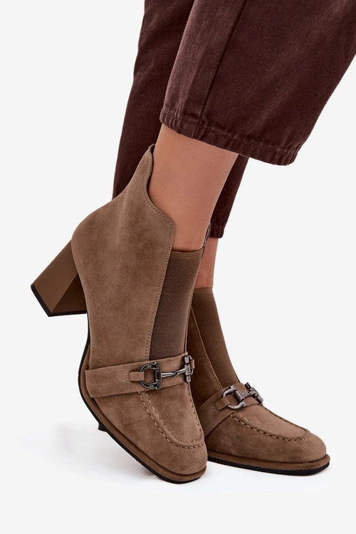 Botki Damskie Z Naturalnego Zamszu Na Słupku Artiker 57C0221 Beżowe