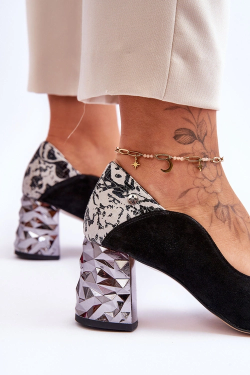 Zamszowe Czółenka Z Ozdobnym Obcasem Maciejka 05042-43 Czarne