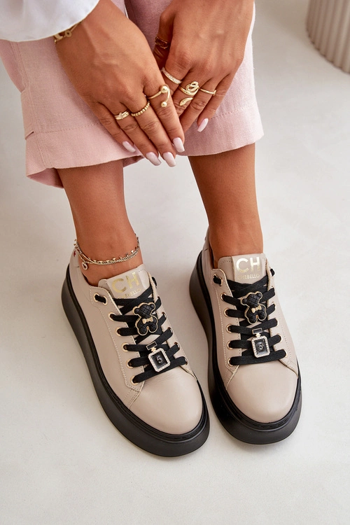 Sneakersy Damskie Skórzane Z Przypinkami Na Platformie CheBello 4596 Beżowe