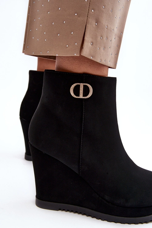 Damskie Botki Na Koturnie Z Małą Ozdobą Czarne Bertolina