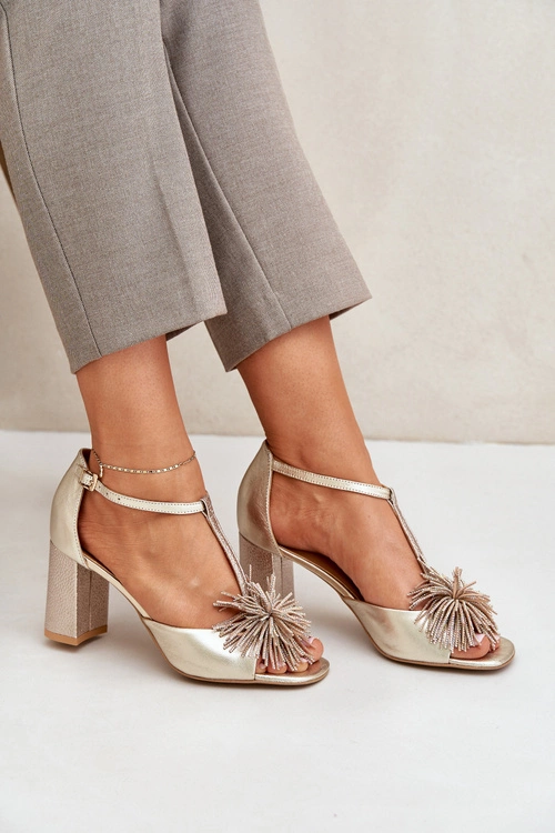 Sandały Skórzane Na Słupku Z Ozdobą Laura Messi 2758 Złote