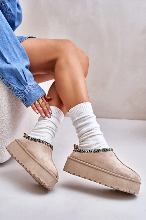 Kapcie Damskie Na Platformie Z Haftem Beżowe Neroma