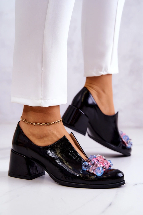 Skórzane Półbuty Gładkie Z Ozdobą Czarne Delaver