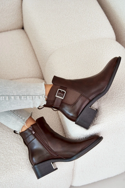 Botki Sztyblety Damskie Na Niskim Obcasie Ze Złotą Klamrą Brązowe Vomera