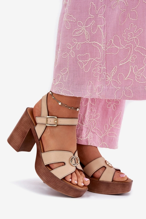 Sandały Damskie Na Słupku Ze Złotą Ozdobą Beżowe Nusorilis