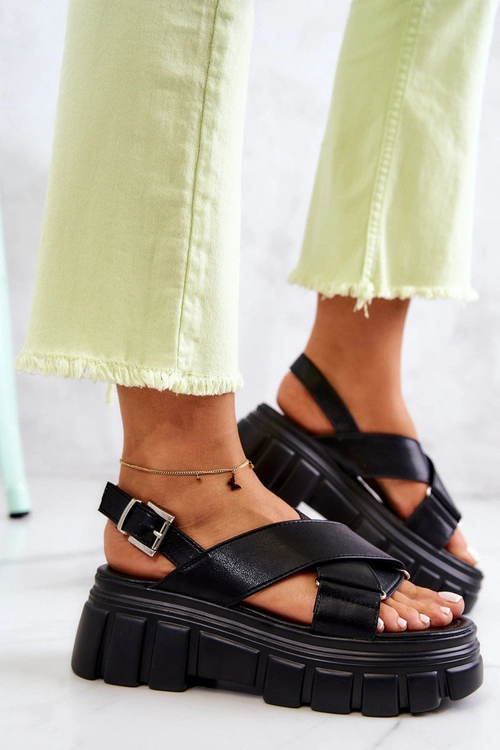 Skórzane Sandałki Na Platformie Czarne Betti