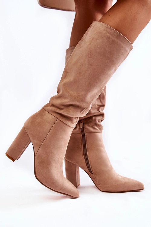 Zamszowe Wsuwane Kozaki Na Obcasie Beżowe Miriam