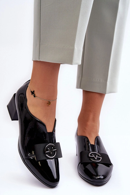 Lakierowane Półbuty Na Obcasie Z Ozdobą Czarne Elosa