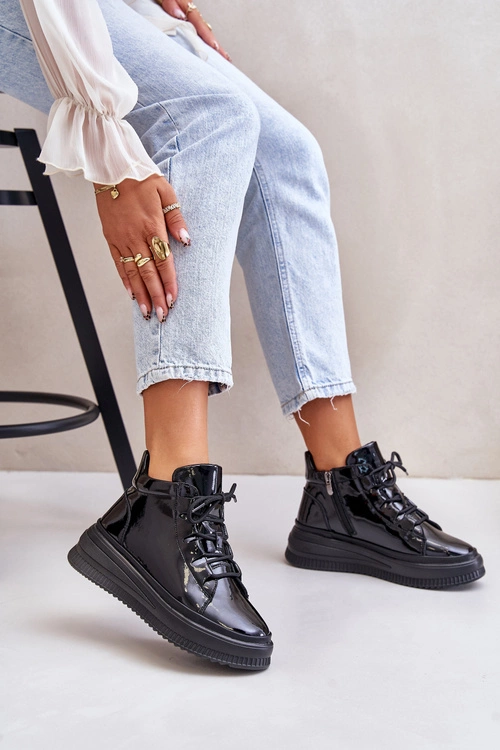 Lekkie Lakierowane Buty Sportowe Na Platformie Skóra Naturalna Artiker 55C1049 Czarne