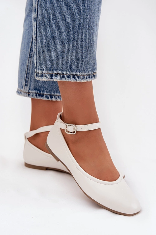 Baleriny Damskie Z Paskiem I Klamrą Białe Janelor