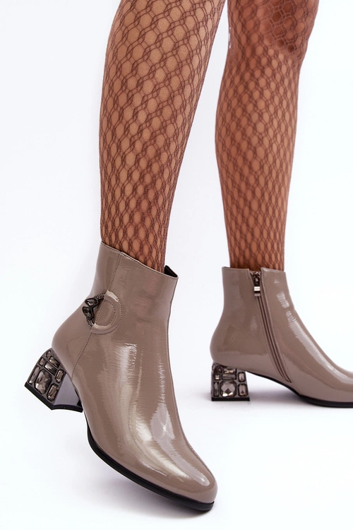 Lakierowane Damskie Botki Na Zdobionym Obcasie D&A MR870-93 Szare