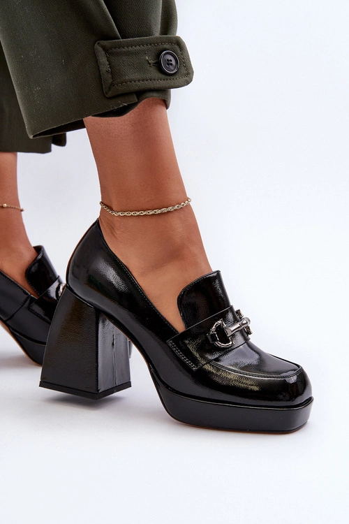 Półbuty Lakierowane Damskie Na Słupku Czarne D&A MR38-906