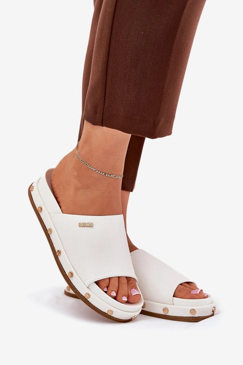 Klapki Damskie Na Platformie Z Ćwiekami Big Star RR274216 Białe