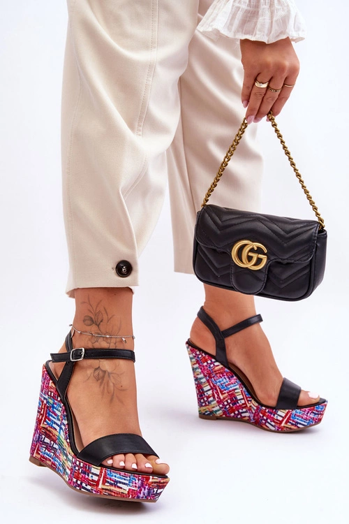 Damskie Sandałki Na Kolorowym Koturnie Czarne Malibu