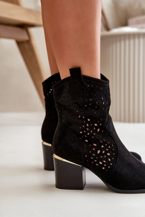 Ażurowe Botki Na Słupku Z Eko Zamszu Zapinane Na Zamek Czarne Sevana