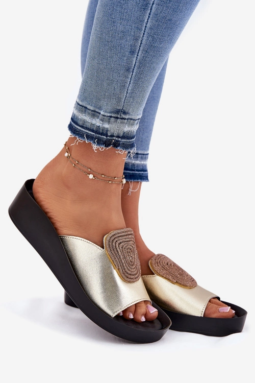 Skórzane Damskie Klapki Z Ozdobą KV51-028 Złote