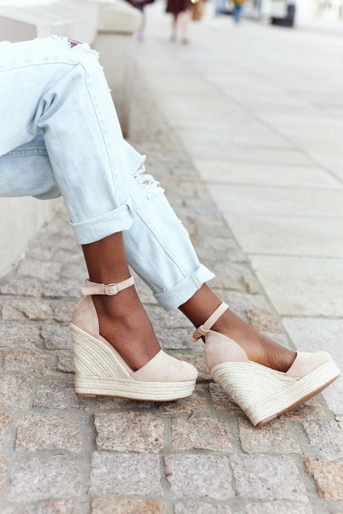 Sandały Na Koturnie Z Plecionką Beżowe Avocado