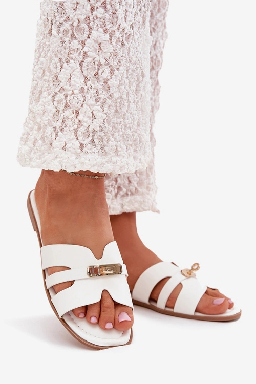 Płaskie Klapki Damskie Z Paseczkiem I Złotym Detalem Białe Kerenza