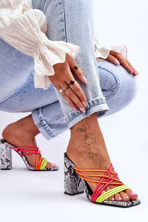 Klapki Na Obcasie Z Paseczkami Wężowe Neonowe Beckie