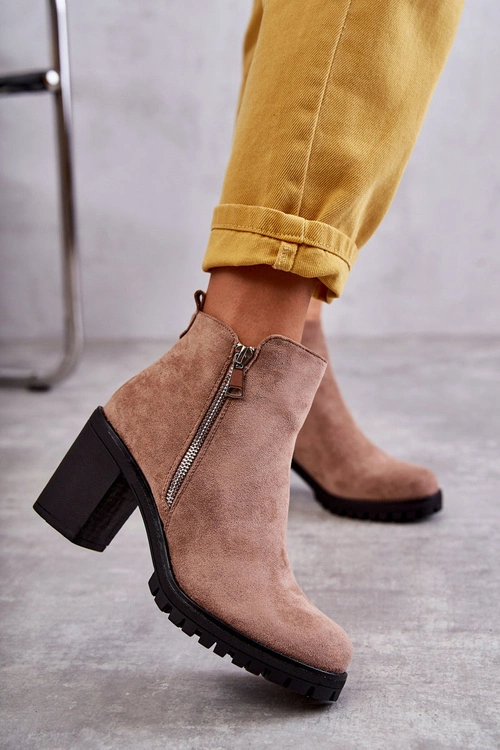 Zamszowe Botki Na Obcasie Z Suwakiem Beżowe Sevione
