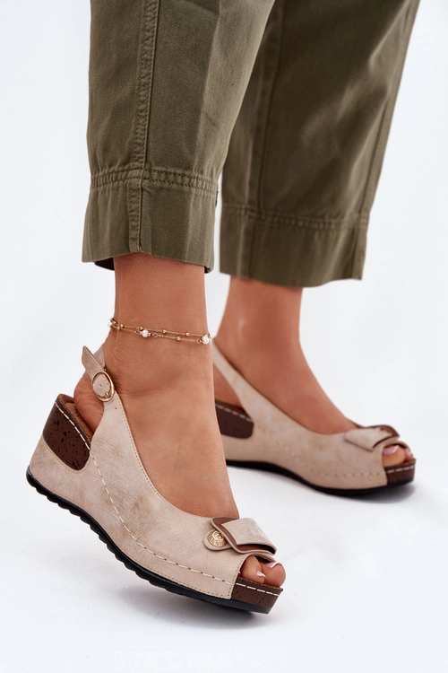 Damskie Lekkie Sandały Na Koturnie Comfort Shoes Beżowo-Złote Efravia