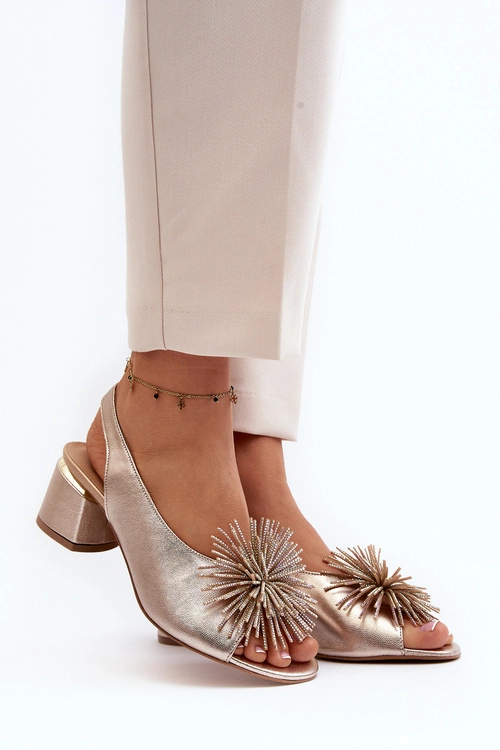 Skórzane Sandały Z Ozdobą Laura Messi 2719 Złote