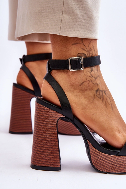 Skórzane Sandały Na Masywnej Platformie Czarne Marina