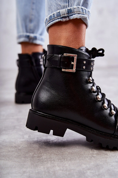 Skórzane Botki Z Ozdobnym Paskiem Czarne Sabine