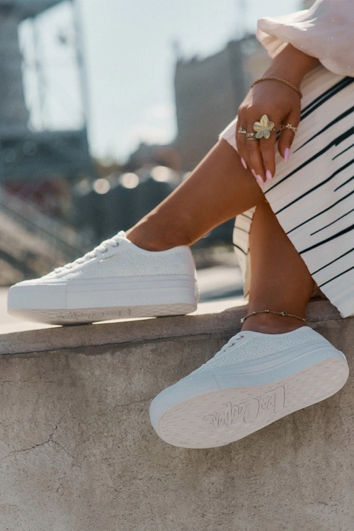 Trampki Damskie Z Koronką Lee Cooper LCW-25-31-3438L Białe