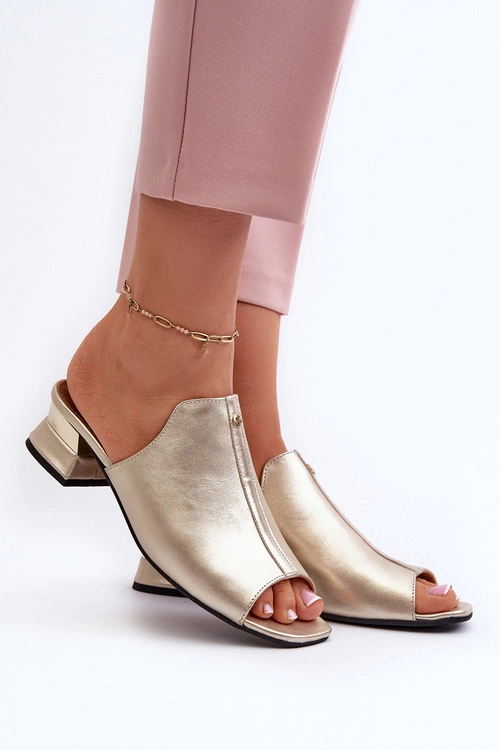 Eleganckie Klapki Damskie Ze Skóry Naturalnej Na Niskim Obcasie Maciejka 06360-25 Złote