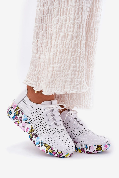 Skórzane Ażurowe Półbuty Damskie Na Koturnie Motyle Artiker 56C1618 Białe