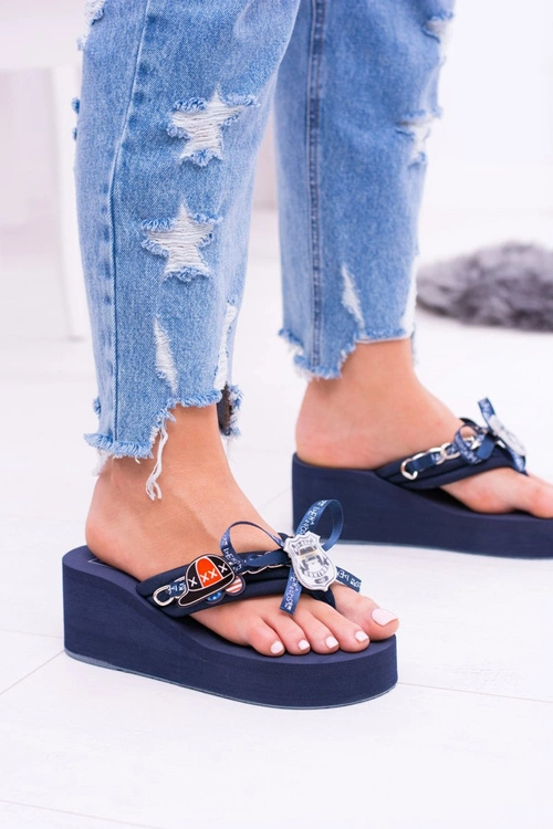 Granatowe Ekstrawaganckie Klapki na Koturnie Shock