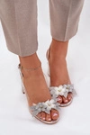 Transparentne Sandały Z Kwiatkami Na Zdobionym Obcasie D&A MR38-331 Srebrne