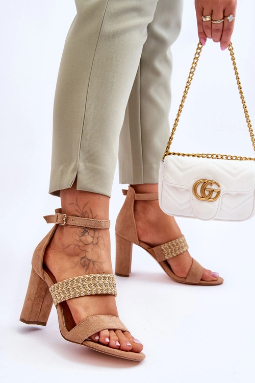 Zamszowe Sandały Z Plecionym Paskiem Na Obcasie Camel Roselia