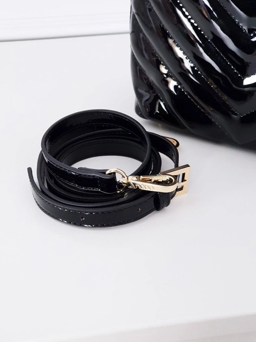 Damska Torebka Listonoszka Lakierowana NOBO NBAG-FD2080-C020 Czarna