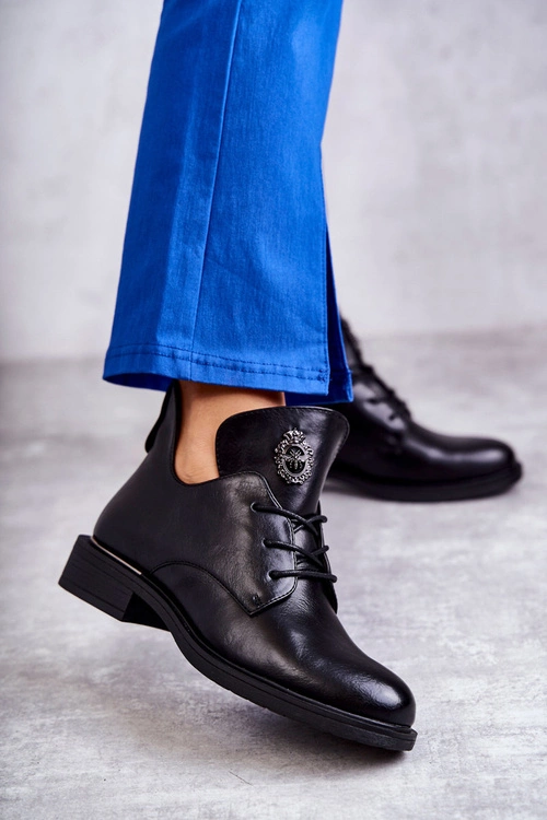 Skórzane Sznurowane Botki Z Wycięciami Czarne Fabiana