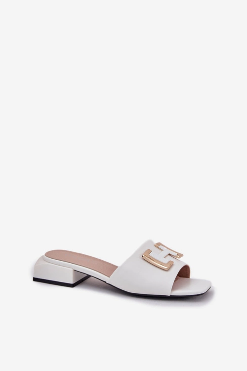 Eleganckie Klapki Damskie Na Klocku Ze Złotym Detalem Vinceza 62229 Białe