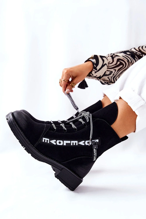 Skórzane Botki Z Ozdobnym Suwakiem Czarne Lomissa