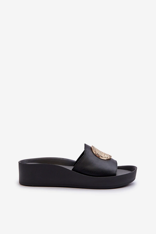 Zazoo 2920 Skórzane Klapki Damskie Na Koturnie Ze Złotym Detalem Czarne